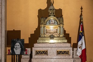  RELIQUARY OF SAINTE-THERESE IN THE SOUTH TRANSEPT, THE SAINTE-THERESE OF LISIEUX BASILICA BUILT IN 1929 IN HONOR OF SAINTE-THERESE OF THE CHILD JESUS CANONIZED IN 1925, ROMAN-BYZANTINE STYLE, LISIEUX, PAYS D'AUGE, CALVADOS,  NORMANDY, FRANCE