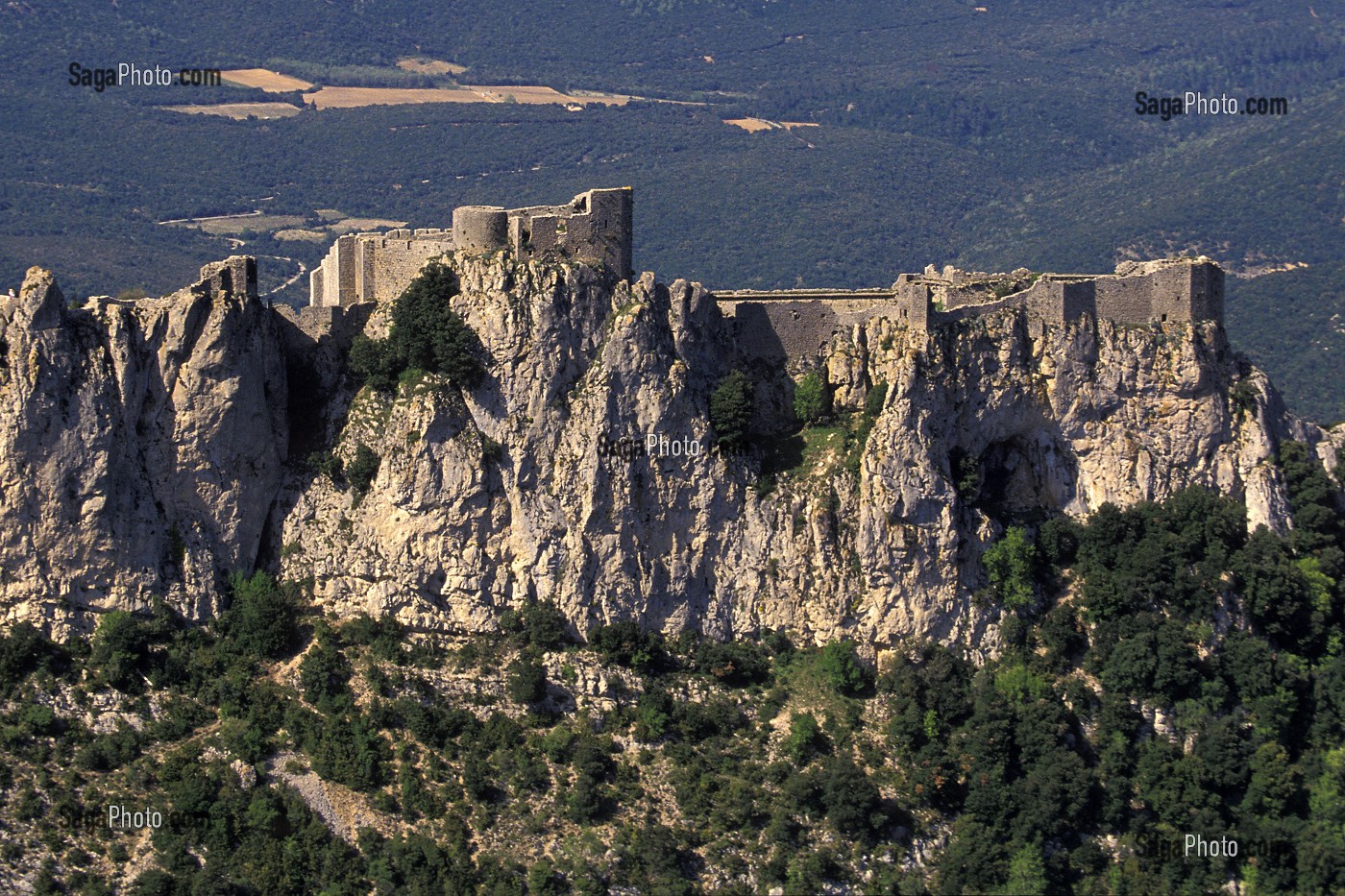 CHATEAU CATHARE DE PEYREPERTUSE, REGION DES VINS DE CORBIERES, AUDE (11), FRANCE 