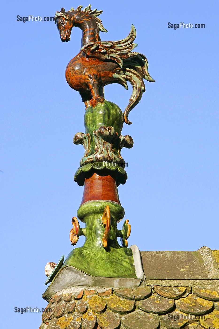 EPI DE FAITAGE EN FORME DE CHEVAL, HOTEL RESTAURANT 'LE NORMANDY BARRIERE', DEAUVILLE, CALVADOS (14), NORMANDIE, FRANCE 