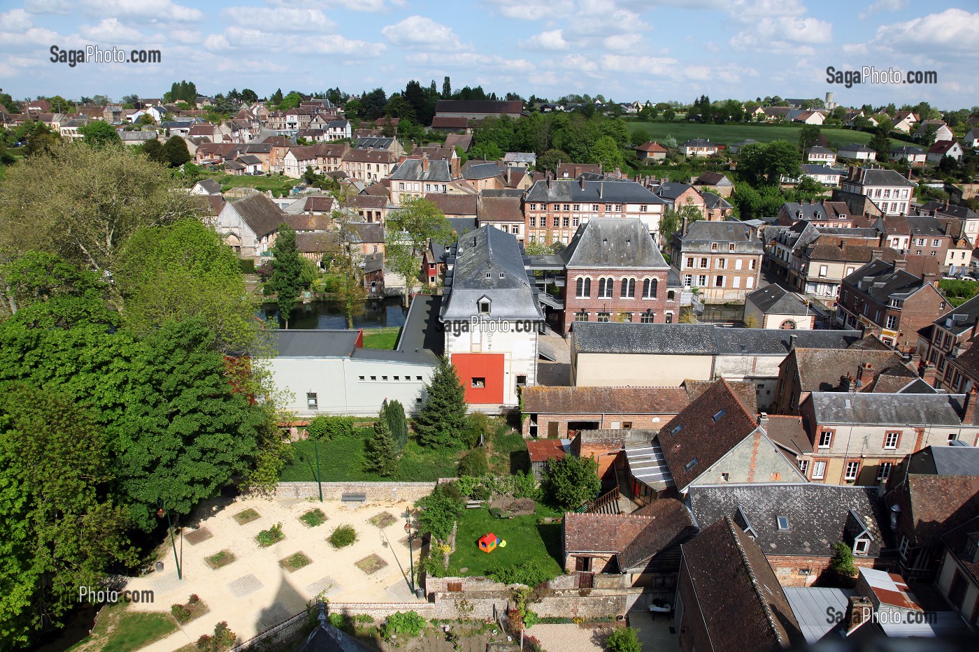 VUE AERIENNE DE LA PETITE VILLE DE RUGLES, EURE (27), HAUTE-NORMANDIE, FRANCE, EUROPE 