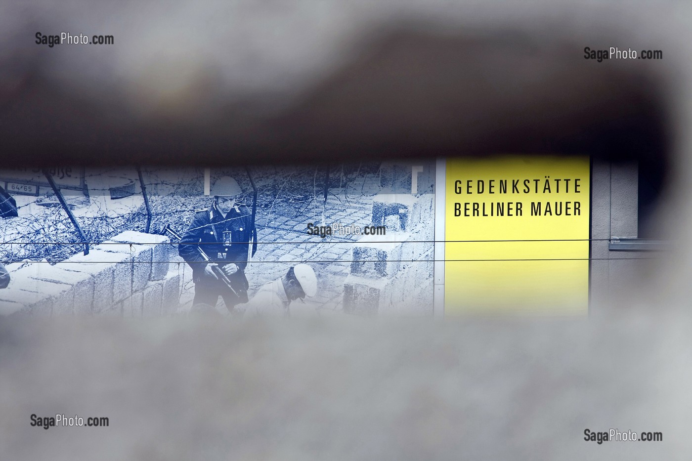 MEMORIAL DU MUR DE BERLIN, LE MEMORIAL COMPREND UN TRONCON DU DISPOSITIF FRONTALIER LONG DE 60 METRES, CONSERVE DANS SA CONFIGURATION ORIGINELLE, BERLIN, ALLEMAGNE 
