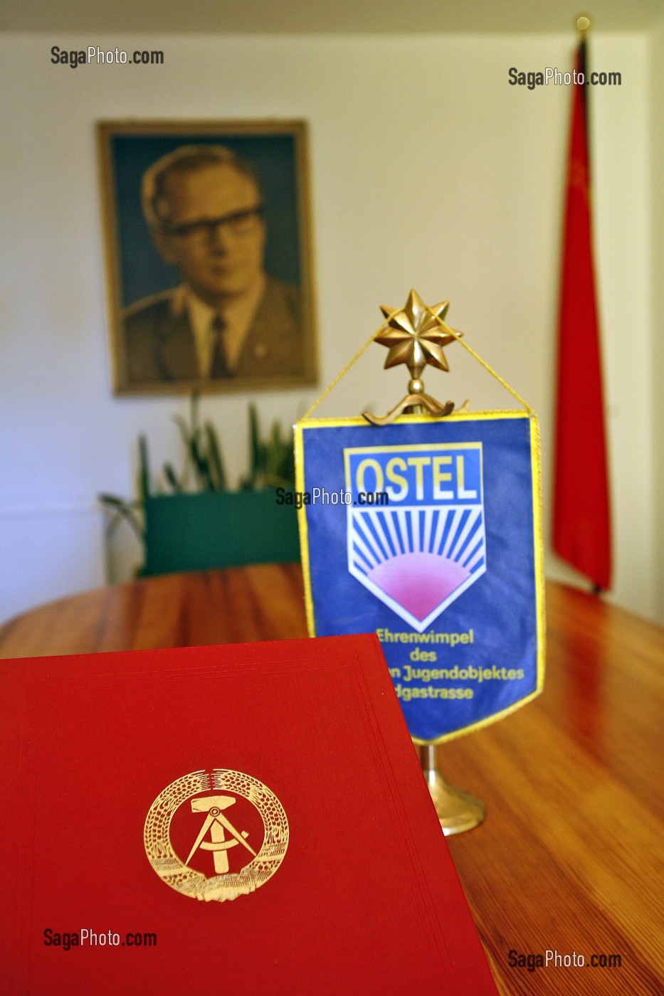 HOTEL OSTEL DAS DDR HOSTEL SITUE AU COEUR DE L'ANCIEN BERLIN-EST, CETTE AUBERGE DE JEUNESSE EXCEPTIONNELLE PROPOSE UN HEBERGEMENT DANS UN CADRE TYPIQUEMENT EST-ALLEMAND, BERLIN, ALLEMAGNE 