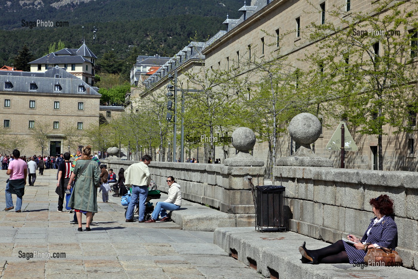 PARVIS DEVANT LE MONASTERE DE EL ESCORIAL, SAN LORENZO DE EL ESCORIAL, ESPAGNE 