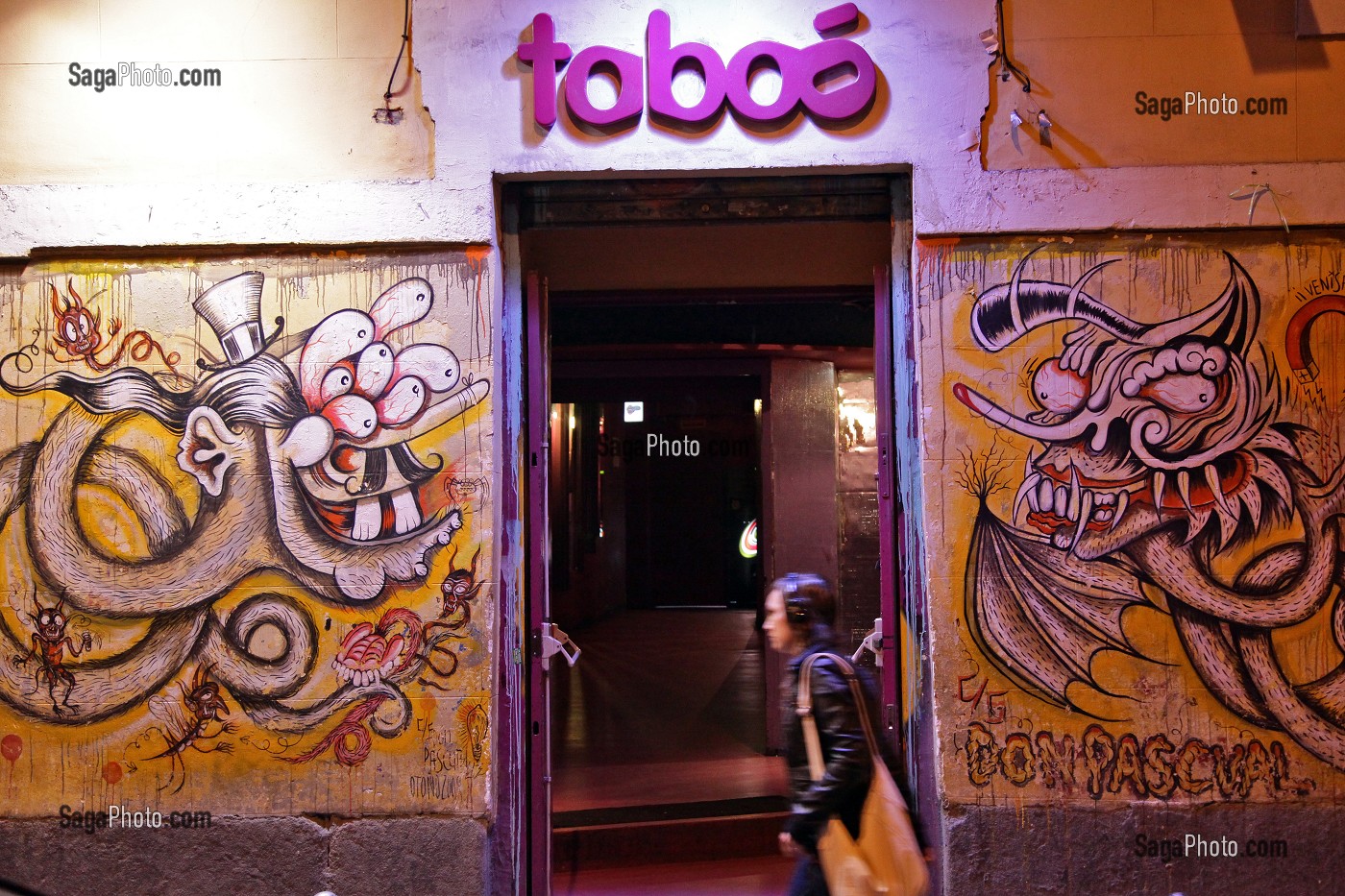 CLUB TABOO ET GRAFFITIS, CALLE VINCENTE FERRER, MALASANA, MADRID, ESPAGNE 