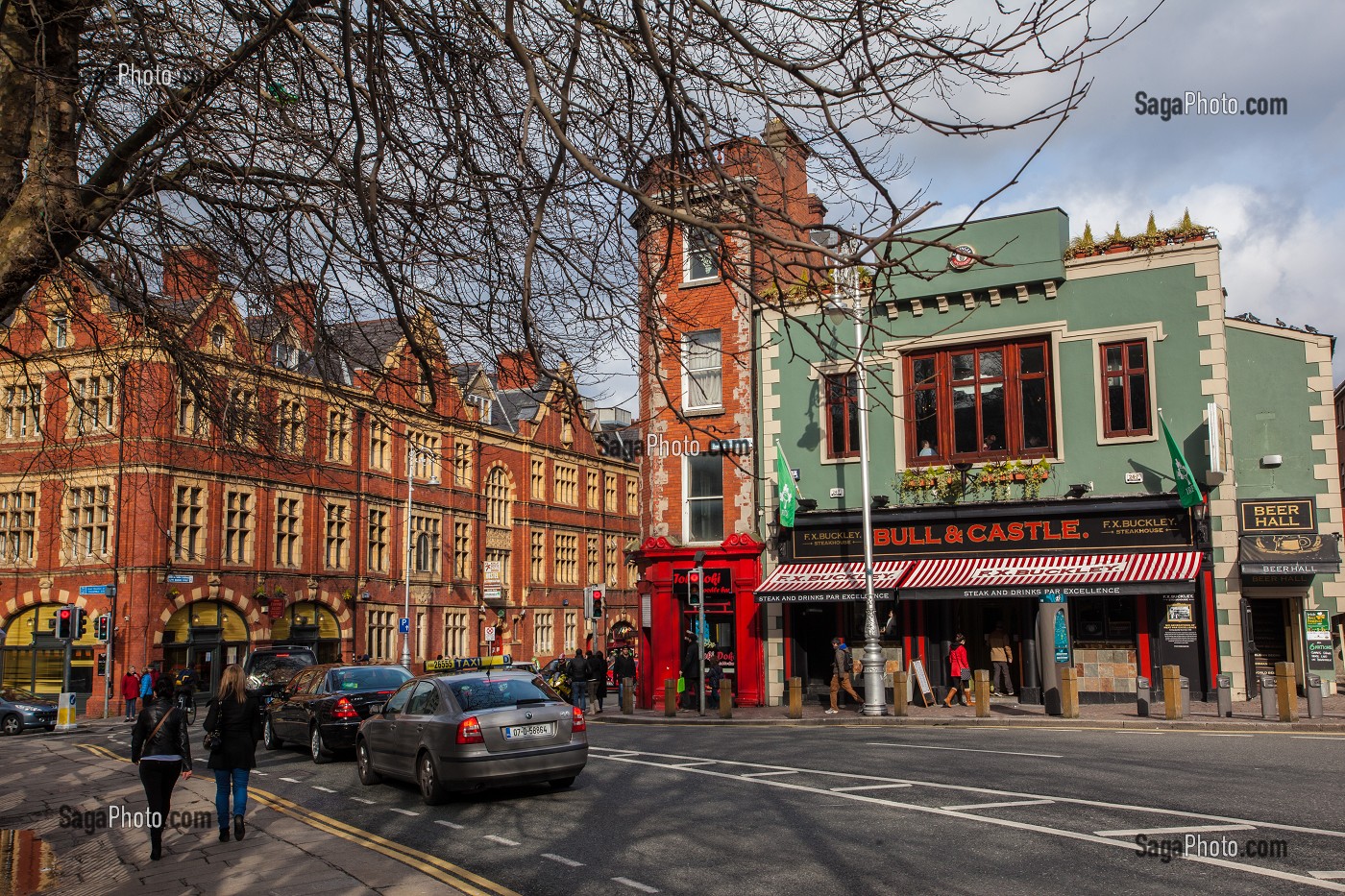 IMMEUBLES COLORES DE LA RUE LORD EDWARD STREET, DUBLIN, IRLANDE 