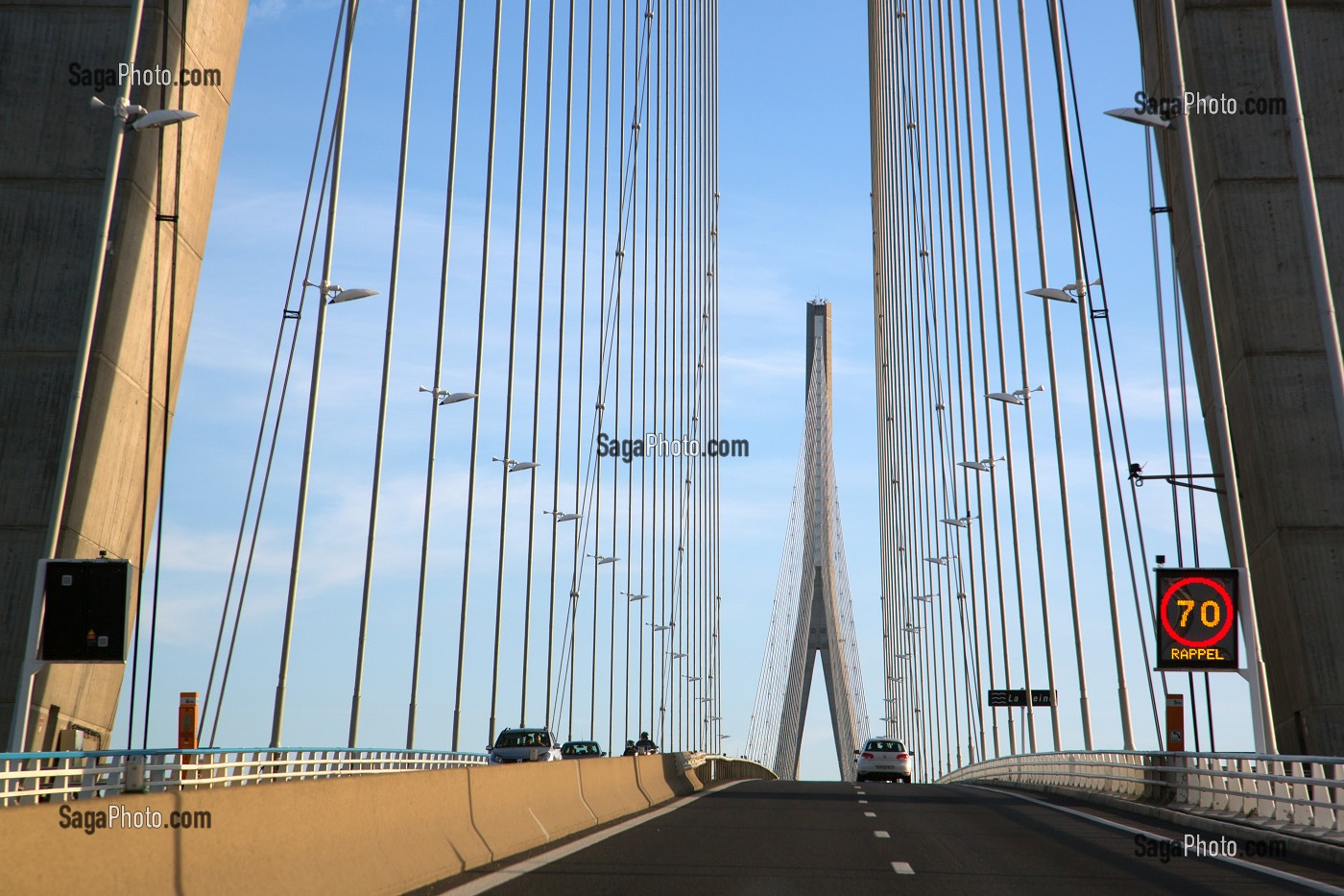 LES HAUBANS DU PONT DE NORMANDIE, SEINE-MARITIME (76), FRANCE 