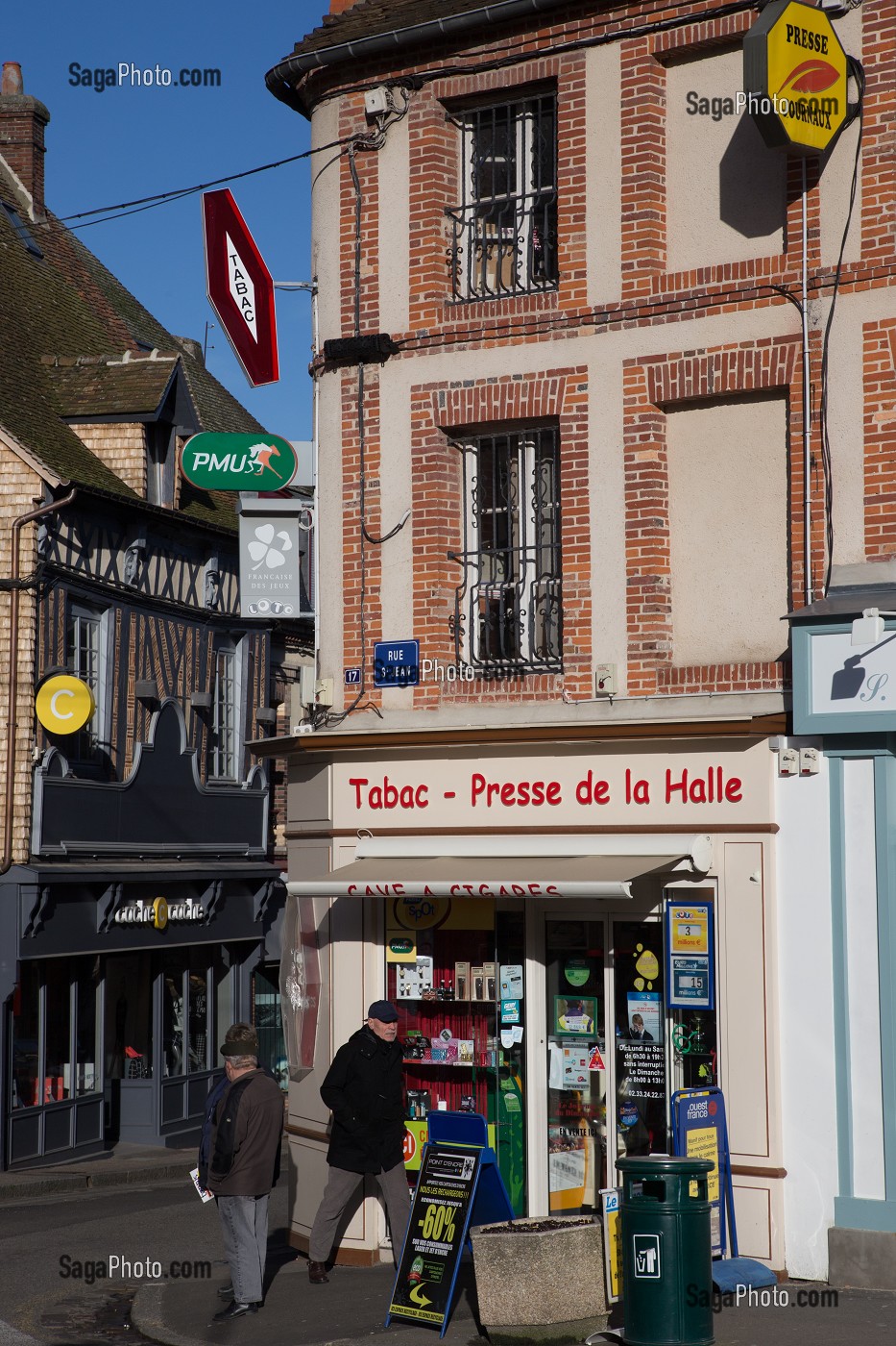 TABAC PRESSE DE LA HALLE, L'AIGLE, ORNE (61), FRANCE 