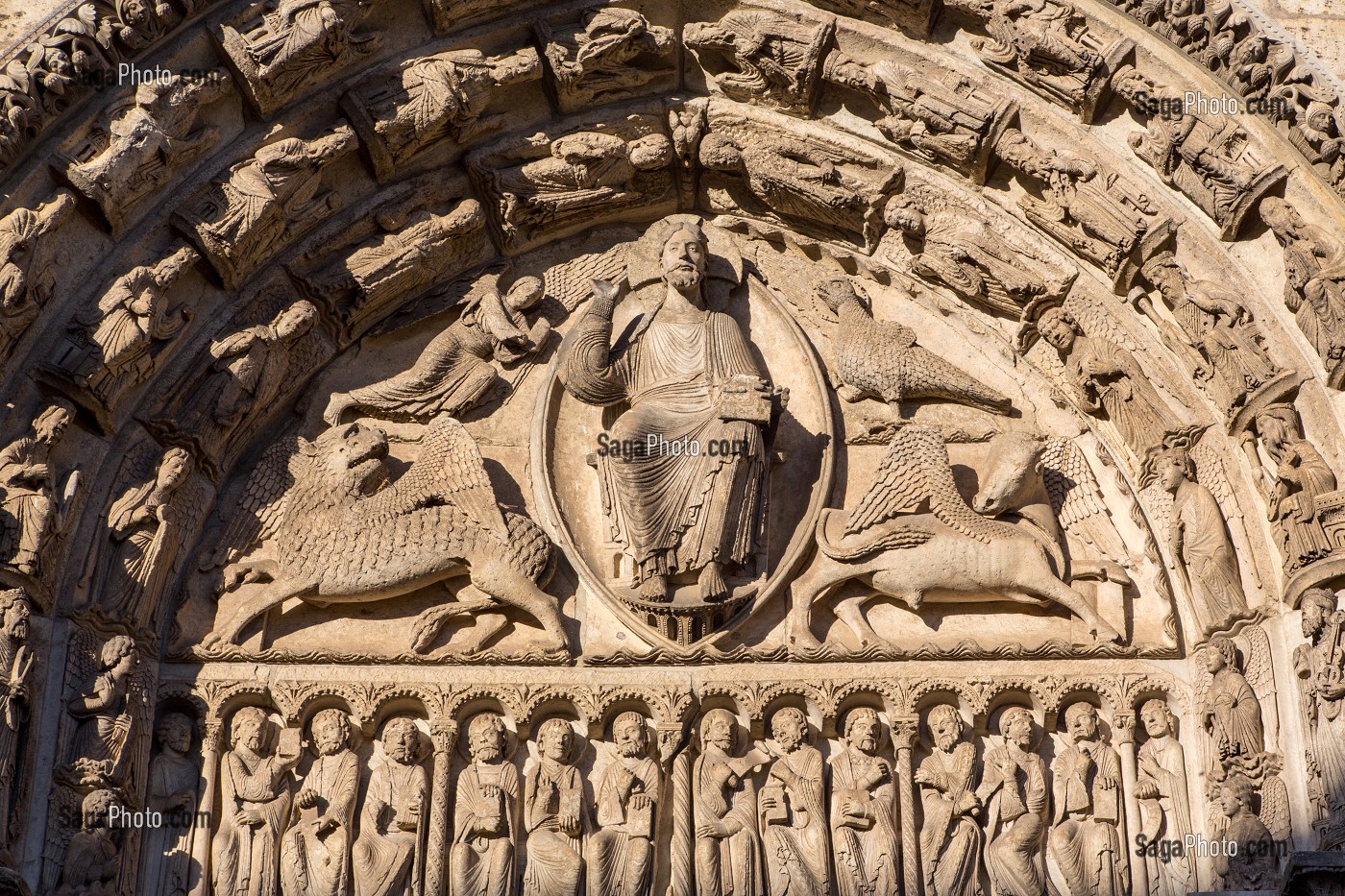 TYMPAN CENTRAL DU PORTAIL ROYAL, CATHEDRALE NOTRE-DAME, CHARTRES (28), FRANCE 