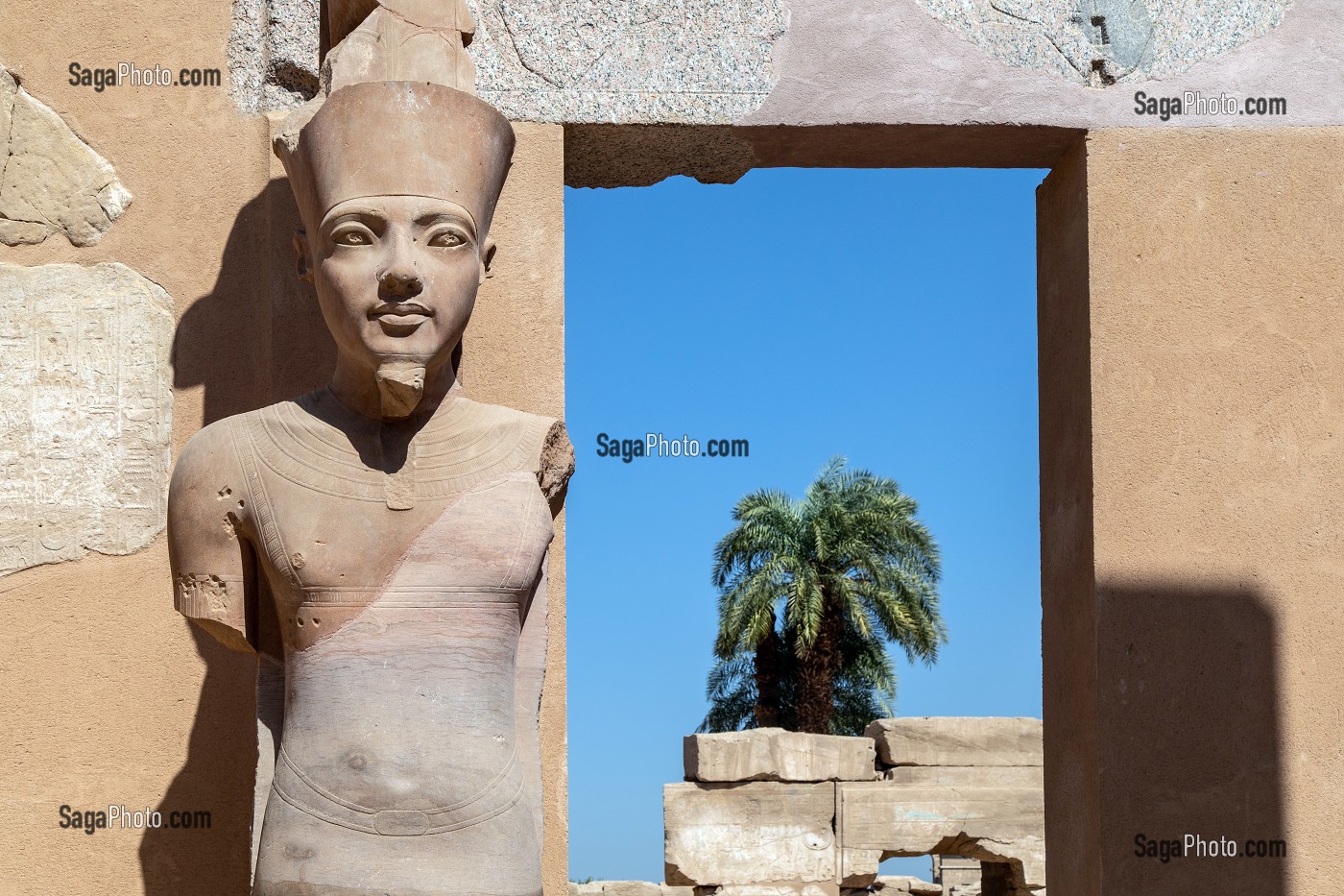 STATUE DU ROI HAMUN, DOMAINE D'AMON, DIEU DE THEBES, PRINCIPALE DIVINITE DU PANTHEON EGYPTIEN, TEMPLE DE KARNAK, SITE DE L'EGYPTE ANTIQUE DE LA XIII EME DYNASTIE, PATRIMOINE MONDIAL DE L'UNESCO, LOUXOR, EGYPTE, AFRIQUE 