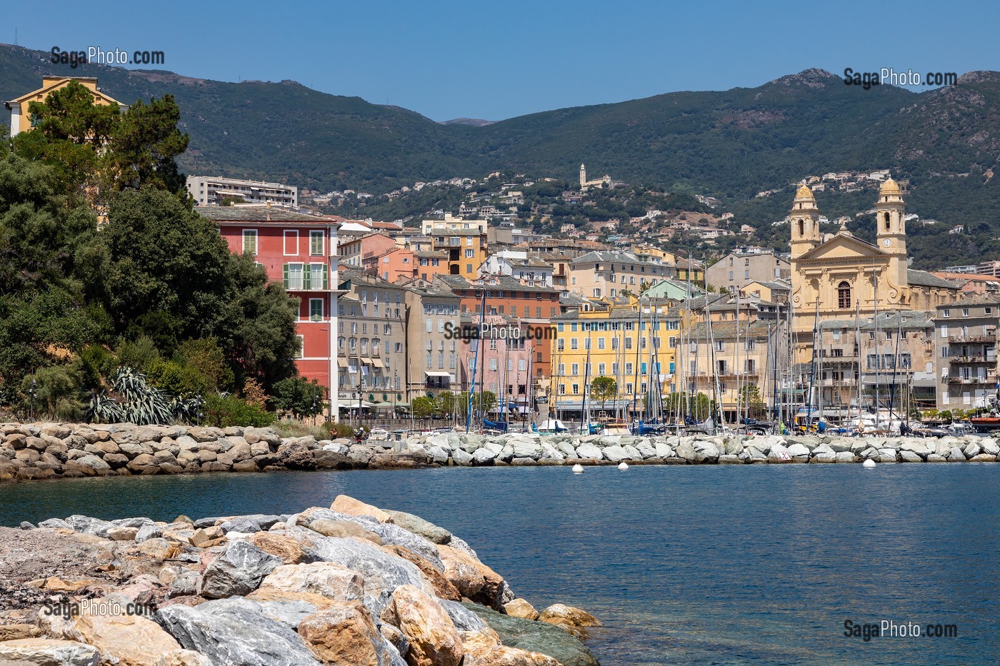 VIEUX-PORT DE BASTIA ET EGLISE SAINT-JEAN-BAPTISTE