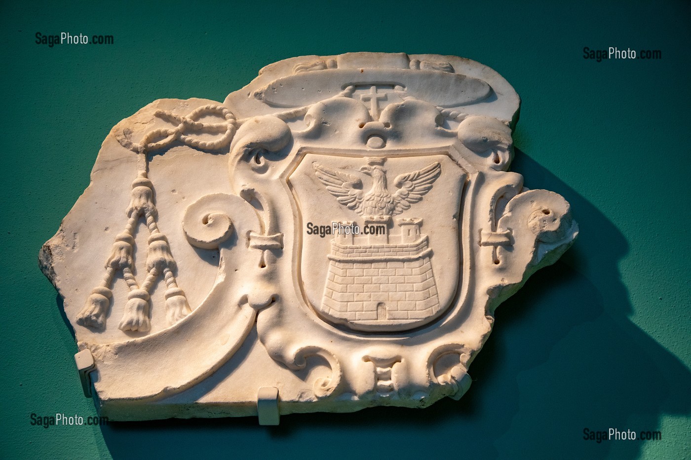 ARMOIRIES SCULPTEES EN MARBRE AU MUSEE DE BASTIA