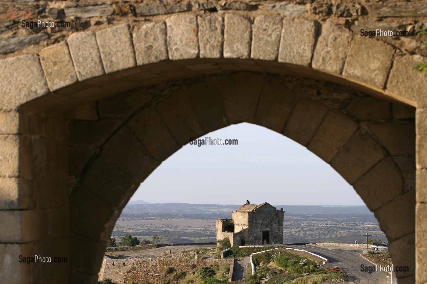 VILLAGE FORTIFIE DE MONSARAZ, ALENTEJO, PORTUGAL 