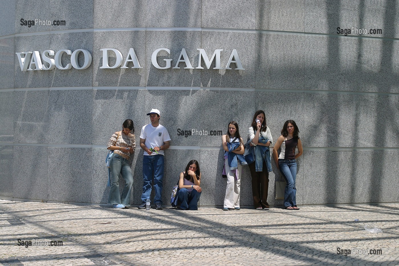 CENTRE COMMERCIAL VASCO DE GAMA (CENTRO VASCO DA GAMA), QUARTIER DU PARC DES NATIONS, SITE DE L'EXPOSITION UNIVERSELLE DE 1998, LISBONNE, PORTUGAL 