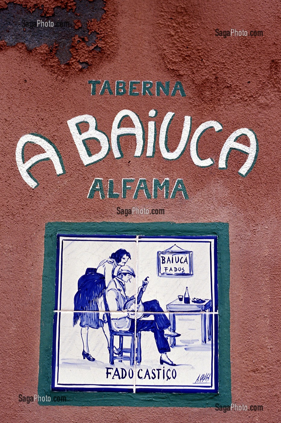 AZULEJO TAVERNE DE FADO VADIO, QUARTIER DE L'ALFAMA, LISBONNE, PORTUGAL 