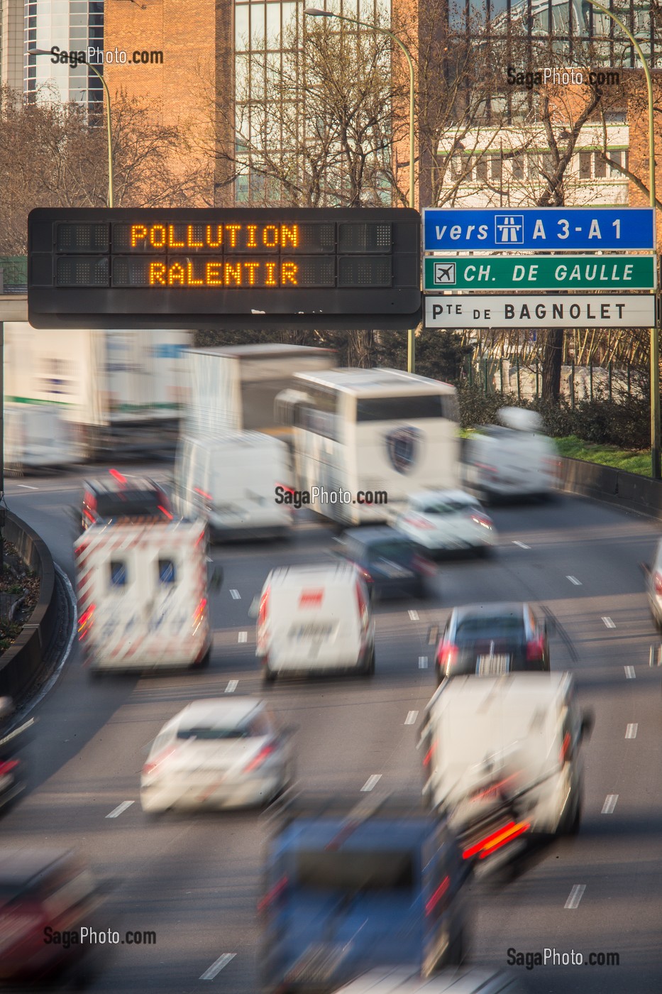 CIRCULATION ALTERNEE, ALERTE POLLUTION SUR PARIS, (75) PARIS, ILE-DE-FRANCE, FRANCE 