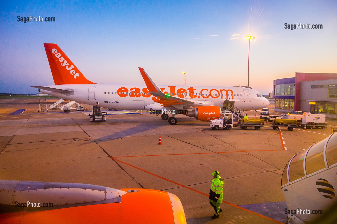 ILLUSTRATION COMPAGNIE LOW COST, EASY JET, BERLIN ALLEMAGNE