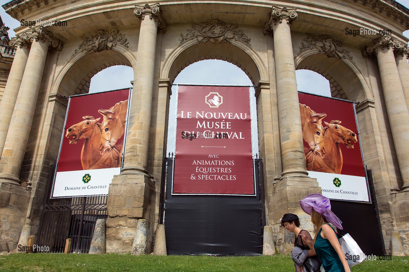  ENTRANCE TO THE NEW HORSE MUSEUM OPENED IN 2013 IN THE BIG STABLES ON THE ESTATE OF THE CHATEAU DE CHANTILLY, OISE (60), FRANCE