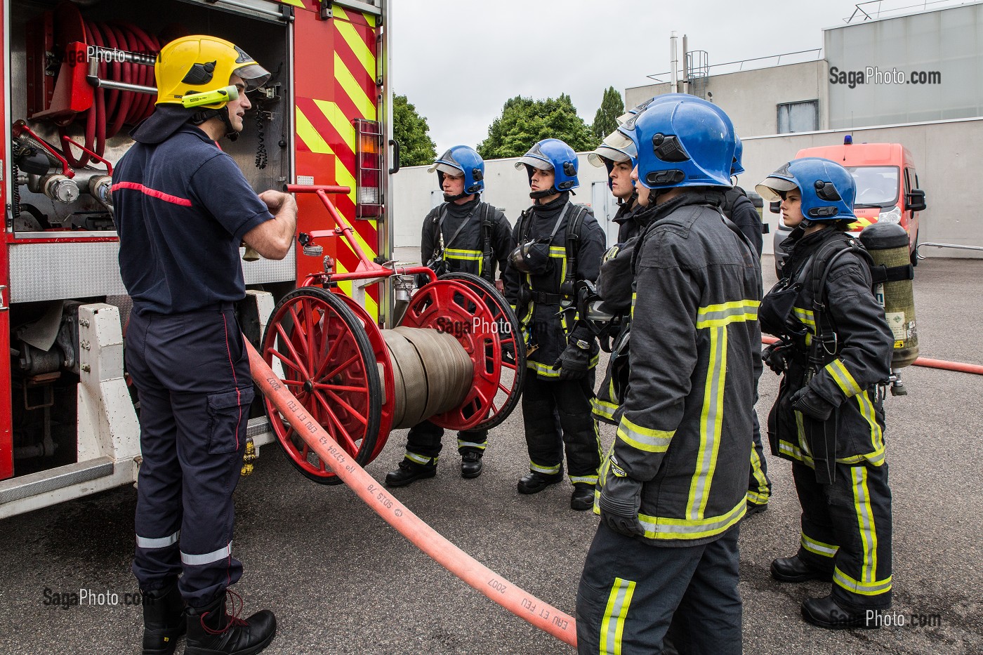 photo de FORMATION SAPEURS POMPIERS VOLONTAIRES