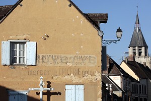 VILLAGE D'ILLIERS-COMBRAY, EURE-ET-LOIR, FRANCE
