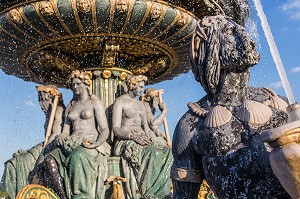 FONTAINE AVEC STATUES PLACE DE LA CONCORDE, 1ER ARRONDISSEMENT, PARIS, FRANCE 