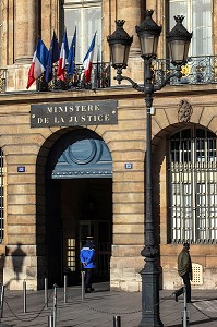 FACADE DU MINISTERE DE LA JUSTICE, PLACE VENDOME, PARIS, FRANCE, EUROPE 