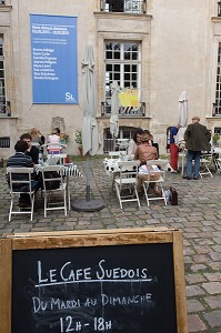LE CAFE SUEDOIS, COUR INTERIEURE DE L'INSTITUT SUEDOIS, RUE PAYENNE, 3EME ARRONDISSEMENT, PARIS (75), ILE-DE-FRANCE, FRANCE 