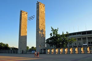STADE OLYMPIQUE, OLYMPIASTADION CONSTRUIT POUR LES JEUX OLYMPIQUES DE 1936, ARCHITECTURE FASCISTE DE WERNER MARCH, BERLIN, ALLEMAGNE 