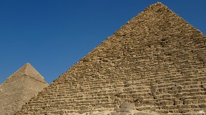 PYRAMIDES DE LA 4EME DYNASTIE DE DROITE A GAUCHE MYKERINOS ET KEFREN, 2500 AVANT J.C, LE CAIRE, CAPITALE D'EGYPTE, QUARTIER DE GIZEH, EGYPTE, AFRIQUE 