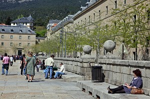 PARVIS DEVANT LE MONASTERE DE EL ESCORIAL, SAN LORENZO DE EL ESCORIAL, ESPAGNE 