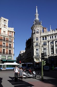IMMEUBLE DE LA PLACE RONDE, PLAZA DE CANALEJAS, MADRID, ESPAGNE 