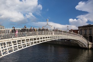 HALF PENNY BRIDGE, DUBLIN, IRLANDE 
