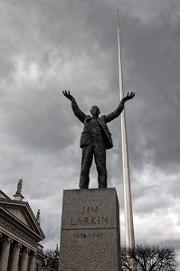  STATUE OF JIM LARKIN IN FRONT OF THE SPIRE, O'CONNELL STREET, DUBLIN, IRELAND