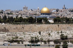 JERUSALEM AVEC LE CIMETIERE JUIF, LES REMPARTS DE LA VIEILLE VILLE ET LE MONT DU TEMPLE, VUE DEPUIS LE MONT DES OLIVIERS, JERUSALEM, ISRAEL 
