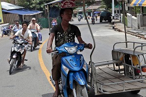 MOTO TAXI DANS KAWTHAUNG, MYANMAR, BIRMANIE 