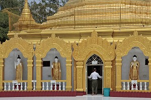 PAGODE DOREE DE KAWTHAUNG, MYANMAR, BIRMANIE 