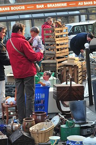 REDERIE TRADITIONNELLE OU BROCANTE, AMIENS, SOMME (80), FRANCE 
