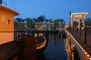 LE PONT MAGERE BRUG, AMSTERDAM, PAYS-BAS 