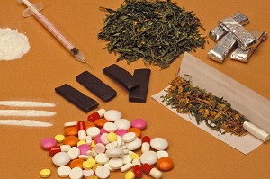 PANEL DES ADDICTIONS PAR LES DROGUES DURS ET DOUCES (MEDICAMENTS, CACHETS, CANNABIS, COCAINE, HEROINE) 
