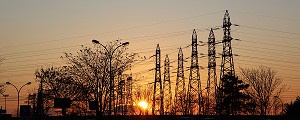 PYLONES ELECTRIQUES A TRES HAUTE TENSION EN SORTIE DE LA CENTRALE NUCLEAIRE EDF DU BUGEY, AIN (01), FRANCE 