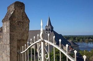 CLOCHER DE L'EGLISE DU VILLAGE DE CANDES-SAINT-MARTIN, INDRE-ET-LOIRE (37), FRANCE 