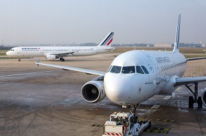 AVION DE LA COMPAGNIE AIR FRANCE SUR LE TARMAC DE L'AEROPORT D'ORLY, (94) VAL-DE-MARNE, FRANCE 