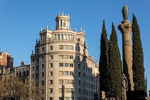 MONUMENT ET PLACE DE MOSSEN JACINT VERDAGUER, BARCELONE, CATALOGNE, ESPAGNE 