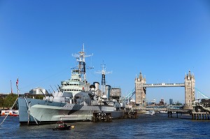 HMS BELFAST SUR LA TAMISE DEVANT TOWER BRIDGE, LONDRES, GRANDE-BRETAGNE, EUROPE 