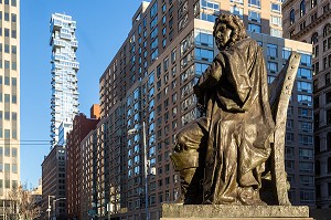 STATUE D'ABRAHAM DE PEYSTER (1657-1728), MAIRE DE NEW-YORK A LA FIN DU 17 EME SIECLE, DANS LE CITY HALL PARK, MANHATTAN, NEW-YORK, ETATS-UNIS, USA 