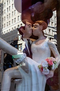 BOUTIQUE DE MARIAGE DEVANT LE FLATIRON BUILDING SUR LA 5EME AVENUE, MANHATTAN, NEW-YORK, ETATS-UNIS, USA 