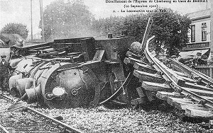 DERAILLEMENT DU TRAIN EXPRESS DE CHERBOURG EN GARE DE BERNAY LE 10 SEPTEMBRE 1910, NORMANDIE, FRANCE 