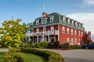 HOTEL RESTAURANT PAULIN CONSTRUIT EN 1891 DE STYLE CLASSIQUE VICTORIEN, CARAQUET, NOUVEAU-BRUNSWICK, CANADA, AMERIQUE DU NORD 