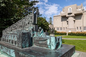 MONUMENT TO HALLGRIMUR PETURSSON 1914-1922, MUSEE JARDIN DE SCULPTURE EINAR JONSSON, REYKJAVIK, ISLANDE, EUROPE 