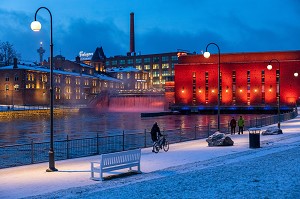  THE WALK OF LOVE LOCKS, TAMMERKOSKI FALLS WITH ITS HYDROELECTRIC PLANT, NIGHTTIME LIGHTING, TAMPERE, FINLAND, EUROPE
