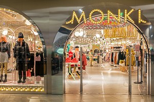  FINNISH CLOTHING STORE MONKL, RATINA SHOPPING MALL, TAMPERE, FINLAND, EUROPE